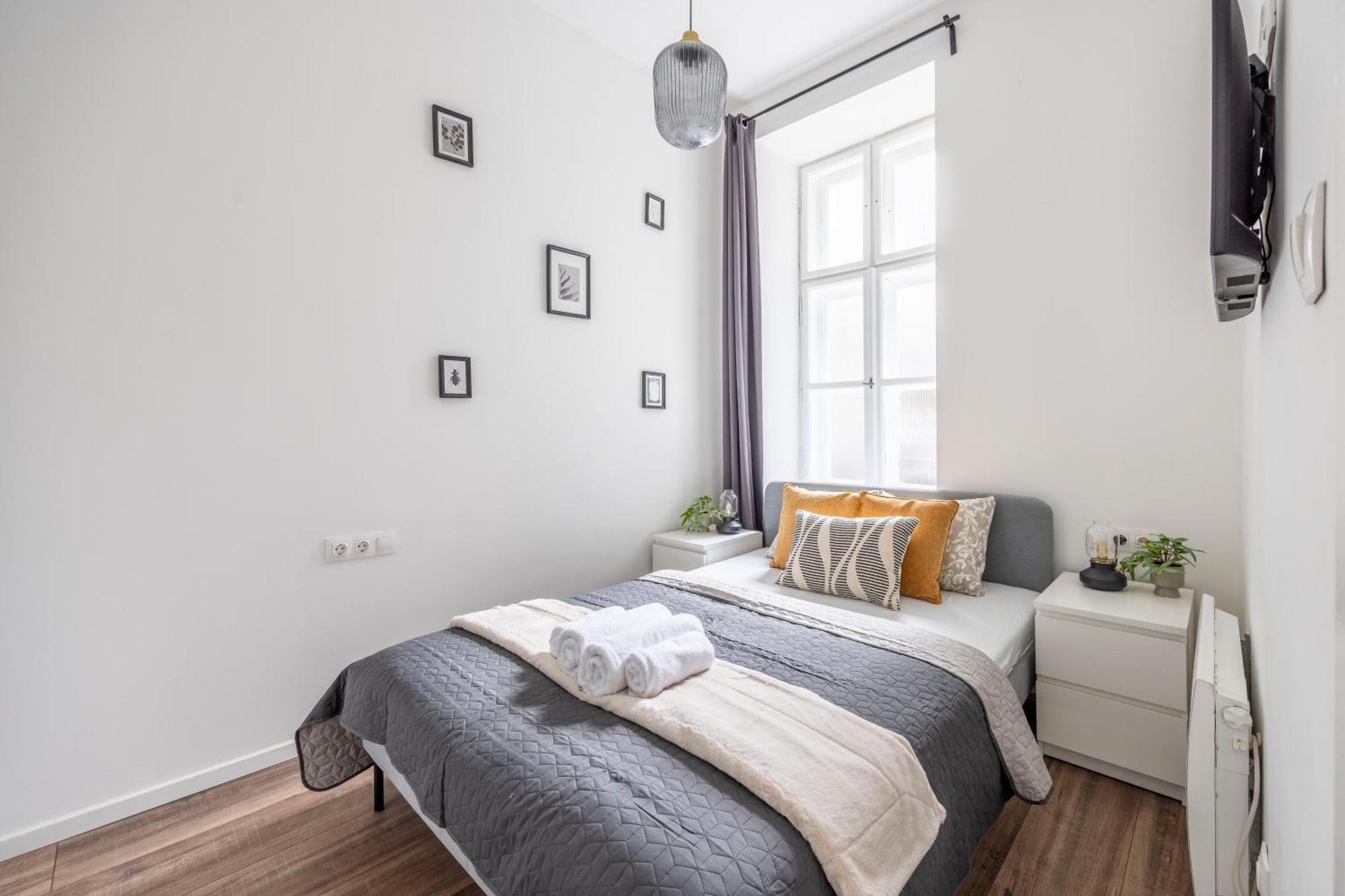 Charming & Cozy 1bedrm Apartment *